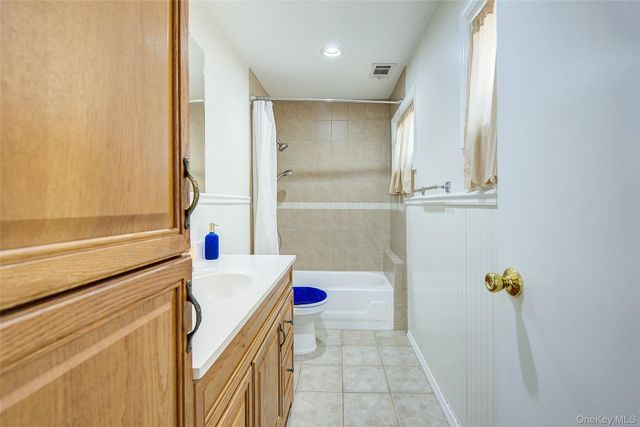 55 Duncan Drive W, Westbury, NY 11590