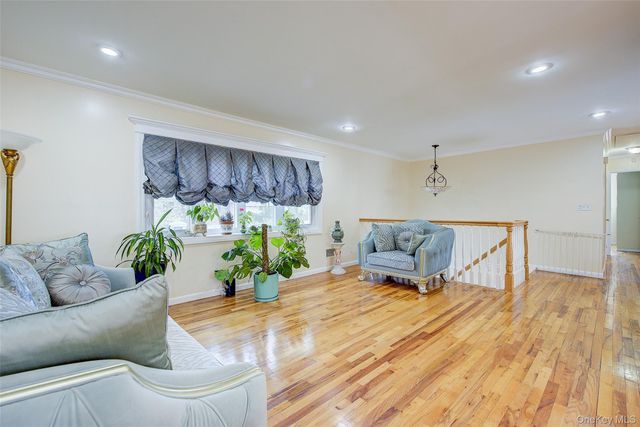 55 Duncan Drive W, Westbury, NY 11590