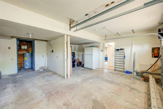 55 Duncan Drive W, Westbury, NY 11590