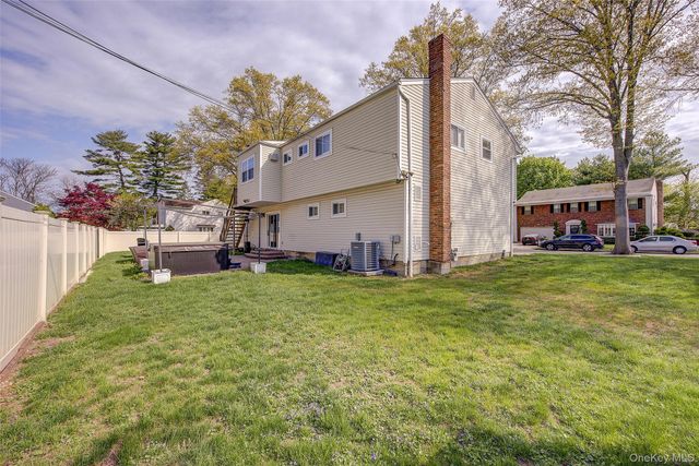 55 Duncan Drive W, Westbury, NY 11590