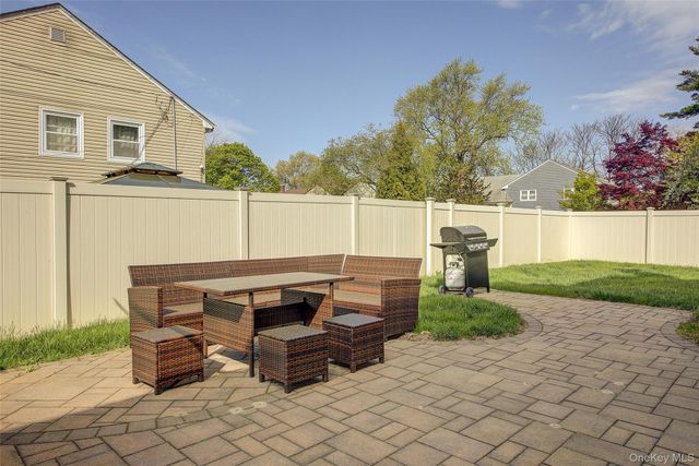 55 Duncan Drive W, Westbury, NY 11590