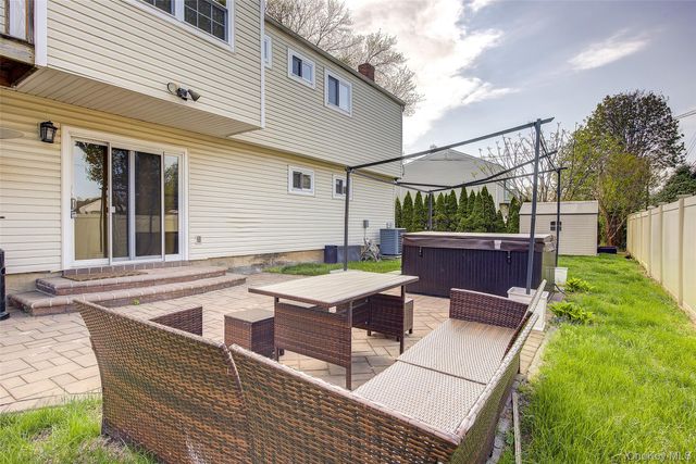 55 Duncan Drive W, Westbury, NY 11590