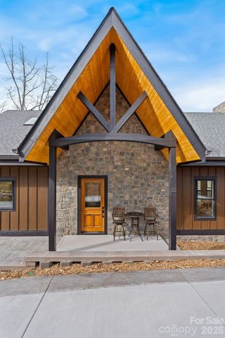 55 Timber Moss Drive, Asheville, NC 28804