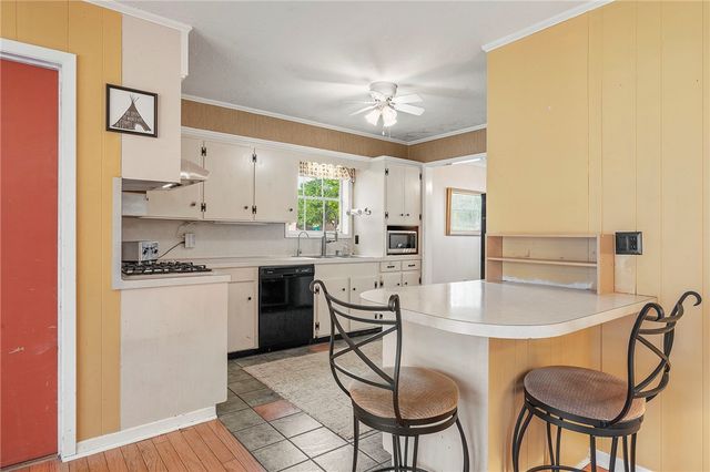 3705 Carter Creek Parkway, Bryan, TX 77802