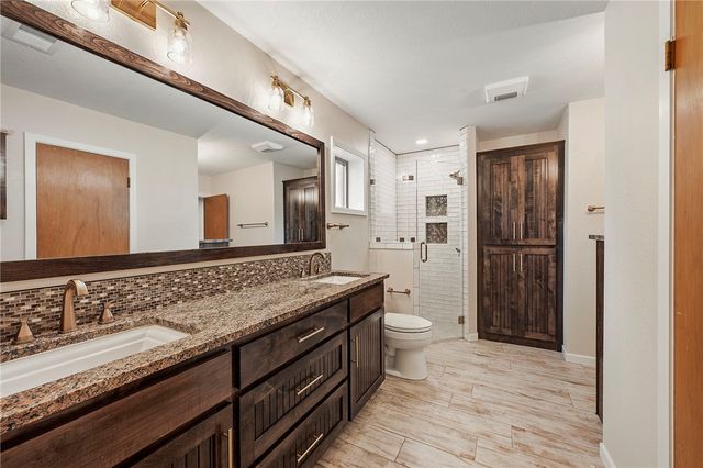 3705 Carter Creek Parkway, Bryan, TX 77802