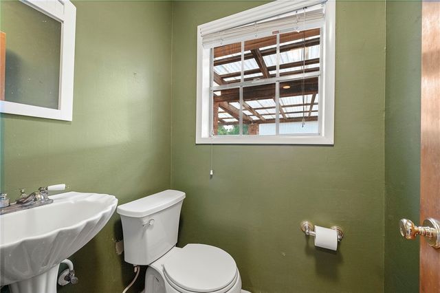 3705 Carter Creek Parkway, Bryan, TX 77802