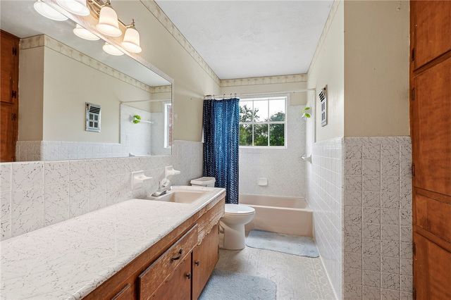 3705 Carter Creek Parkway, Bryan, TX 77802