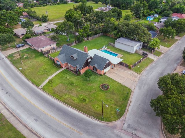 3705 Carter Creek Parkway, Bryan, TX 77802