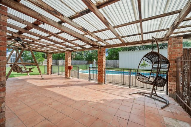 3705 Carter Creek Parkway, Bryan, TX 77802