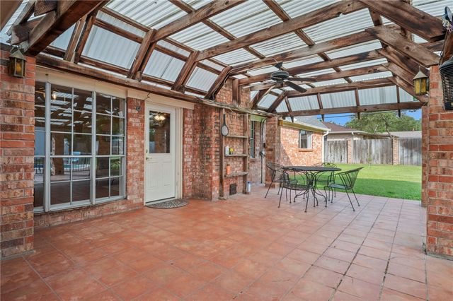 3705 Carter Creek Parkway, Bryan, TX 77802
