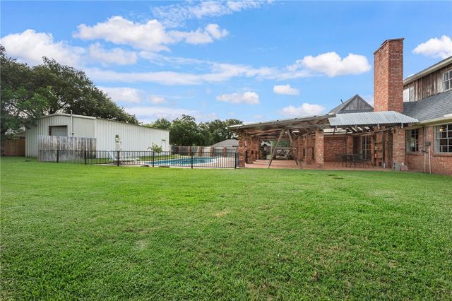 3705 Carter Creek Parkway, Bryan, TX 77802