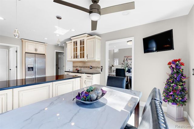 37814 Avon Lane, Farmington Hills, MI 48331