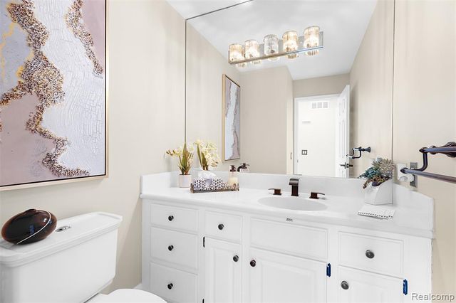 37814 Avon Lane, Farmington Hills, MI 48331
