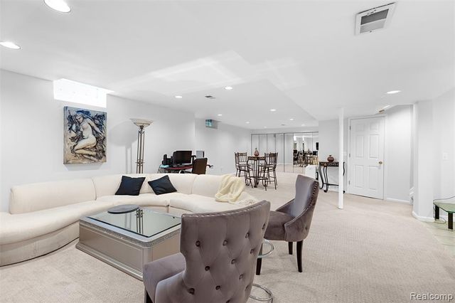 37814 Avon Lane, Farmington Hills, MI 48331