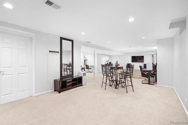 37814 Avon Lane, Farmington Hills, MI 48331