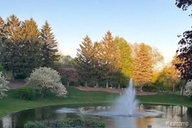 37814 Avon Lane, Farmington Hills, MI 48331