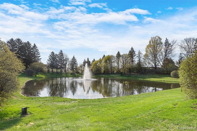 37814 Avon Lane, Farmington Hills, MI 48331