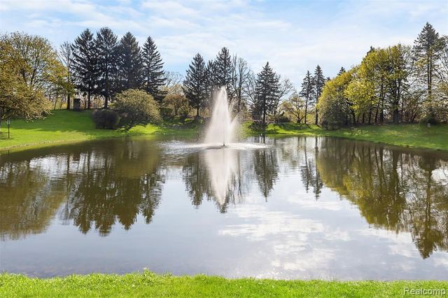 37814 Avon Lane, Farmington Hills, MI 48331