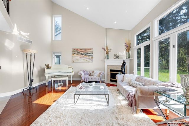 37814 Avon Lane, Farmington Hills, MI 48331