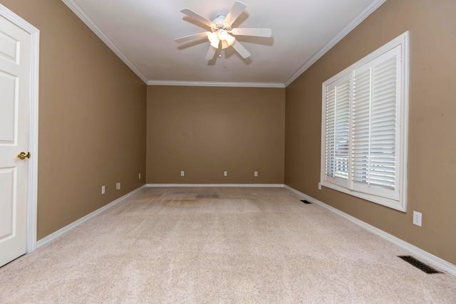 811 W Jackson Avenue, Nixa, MO 65714