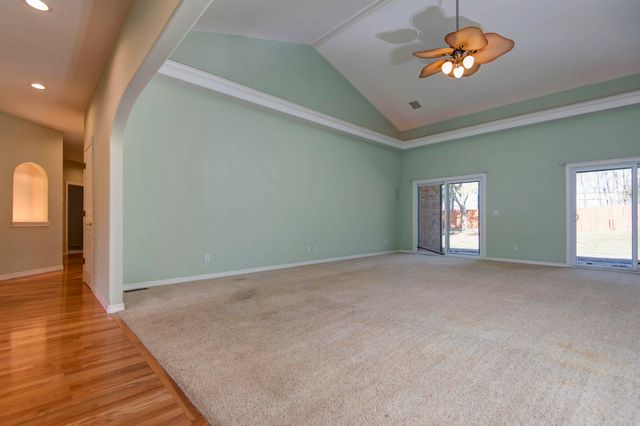 811 W Jackson Avenue, Nixa, MO 65714