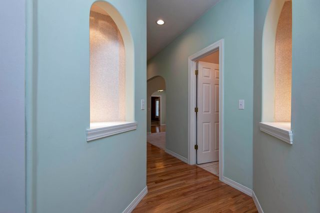 811 W Jackson Avenue, Nixa, MO 65714