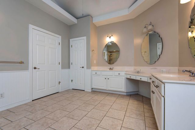 811 W Jackson Avenue, Nixa, MO 65714