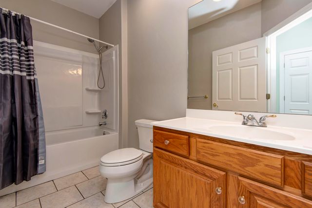 811 W Jackson Avenue, Nixa, MO 65714