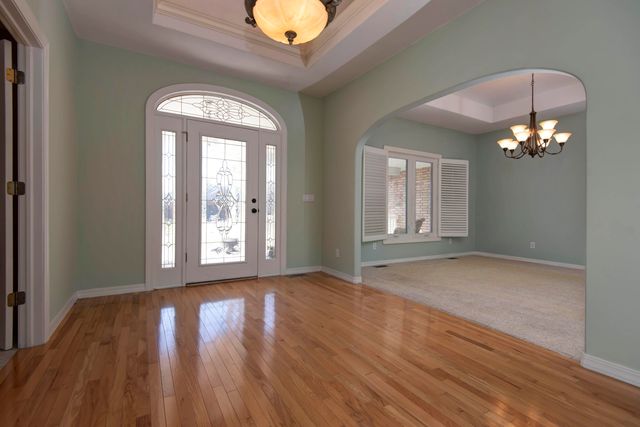 811 W Jackson Avenue, Nixa, MO 65714