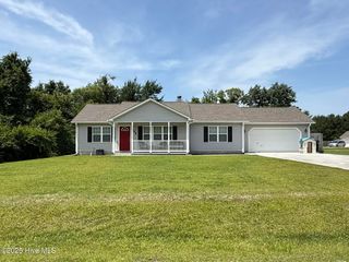 306 Top Knot Road, Hubert, NC 28539