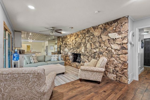 62 Sanders Road, Whitesboro, TX 76273