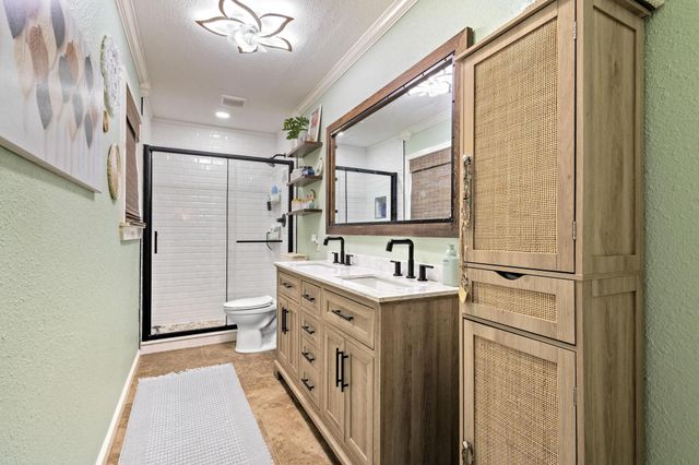 62 Sanders Road, Whitesboro, TX 76273