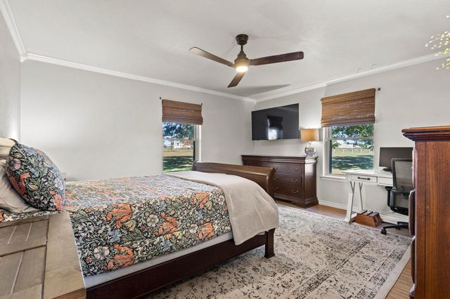 62 Sanders Road, Whitesboro, TX 76273