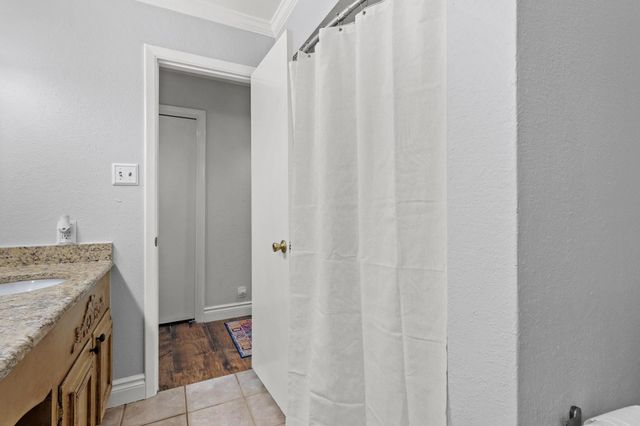 62 Sanders Road, Whitesboro, TX 76273