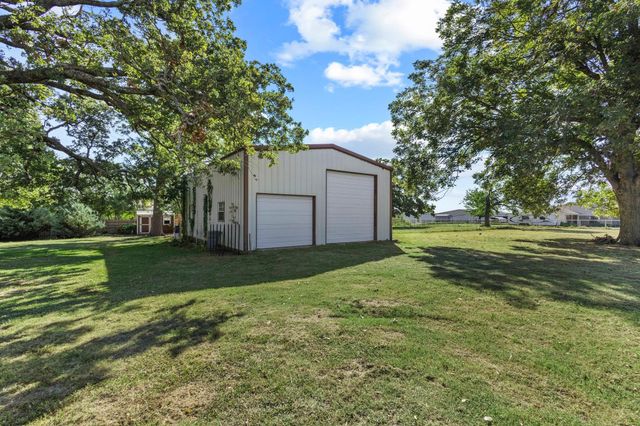 62 Sanders Road, Whitesboro, TX 76273
