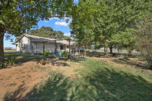 62 Sanders Road, Whitesboro, TX 76273