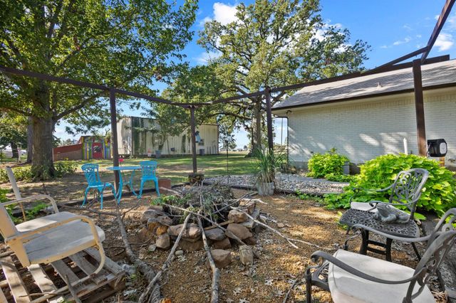 62 Sanders Road, Whitesboro, TX 76273