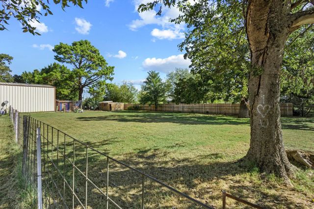 62 Sanders Road, Whitesboro, TX 76273
