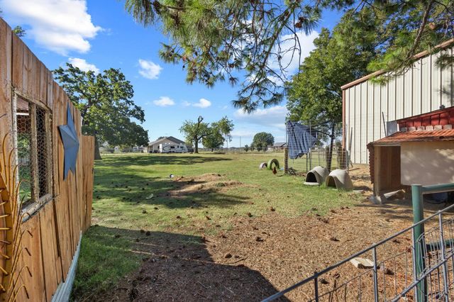 62 Sanders Road, Whitesboro, TX 76273