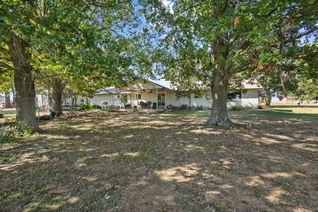 62 Sanders Road, Whitesboro, TX 76273