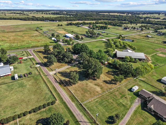 62 Sanders Road, Whitesboro, TX 76273