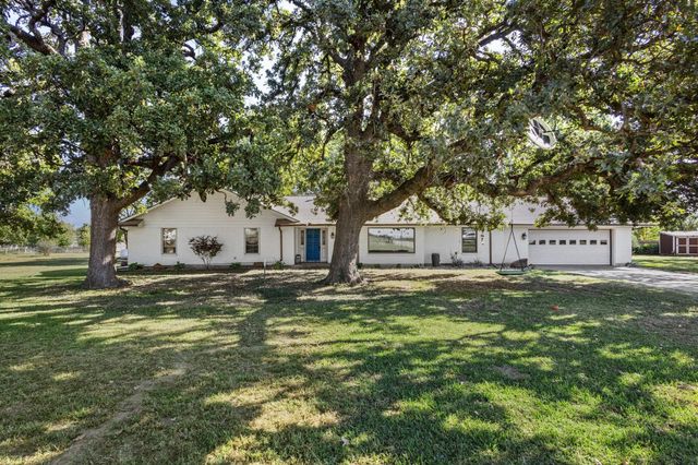 62 Sanders Road, Whitesboro, TX 76273