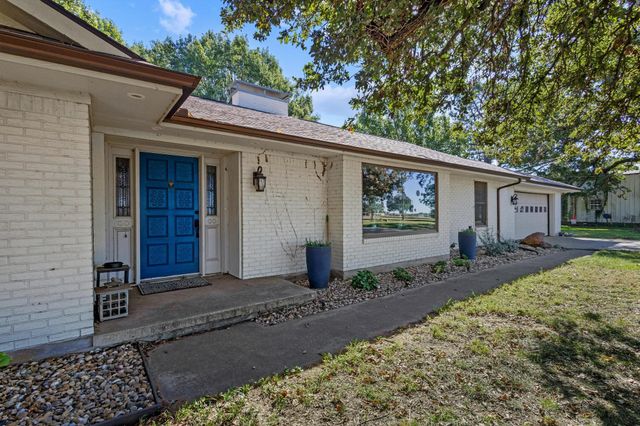 62 Sanders Road, Whitesboro, TX 76273