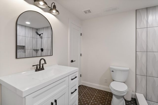 1667 Chalone Court, Crown Point, IN 46307