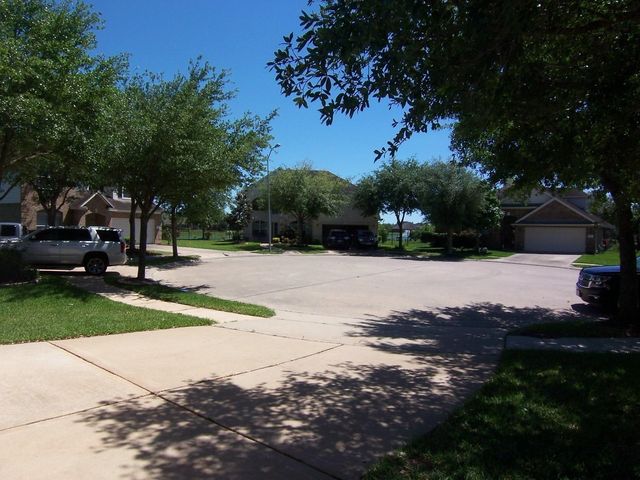 25910 N Lakefair Drive, Richmond, TX 77406