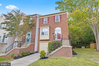 8108 SQUIRREL RUN RD, Springfield, VA 22152