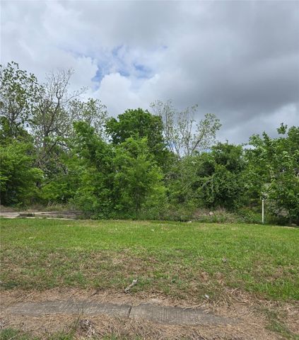 5021 Airport Boulevard, Houston, TX 77048