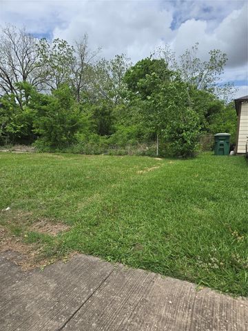 5021 Airport Boulevard, Houston, TX 77048