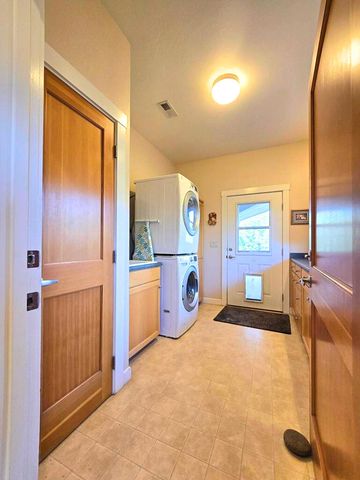 1682 Brown Road, Applegate, OR 97530