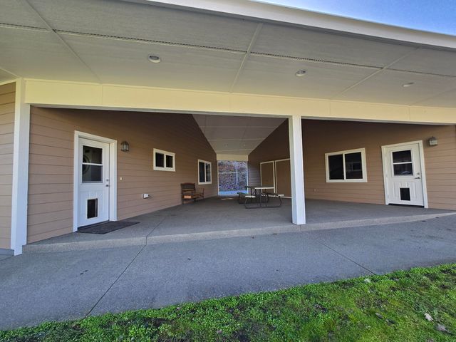 1682 Brown Road, Applegate, OR 97530